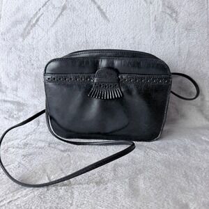 Perry Ellis Portfolio Crossbody Bag Women Black Vintage Leather Brogue 90s Retro